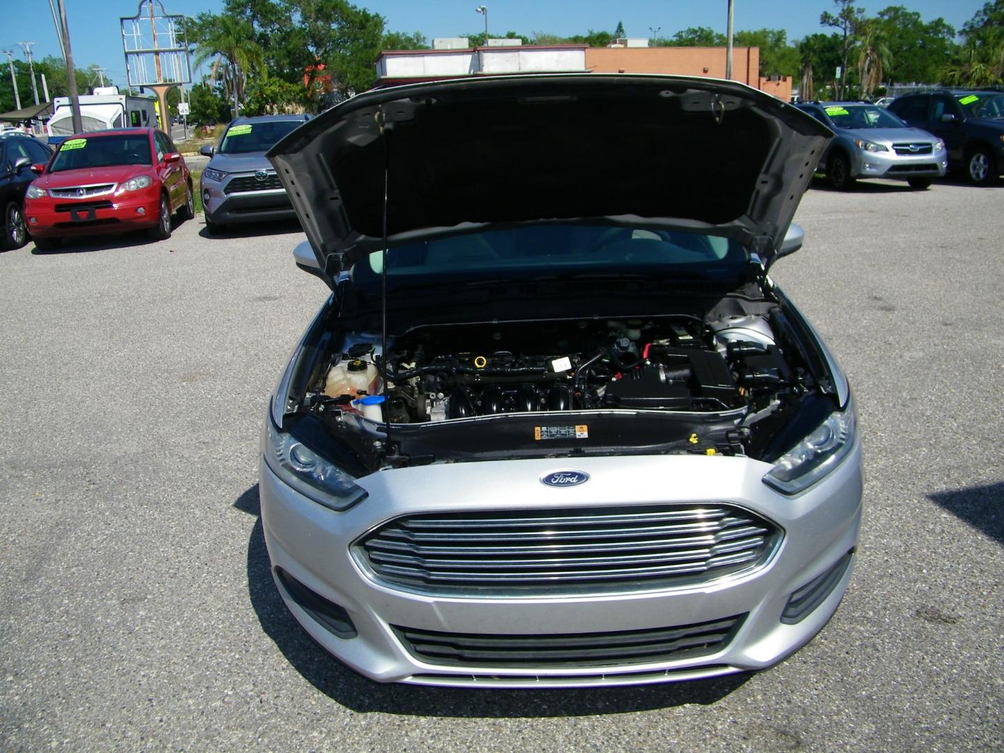 2014 Silver /Grey Ford Fusion S (1FA6P0G79E5) with an 2.5L I4 engine, Automatic transmission, located at 4000 Bee Ridge Road, Sarasota, FL, 34233, (941) 926-0300, 27.298664, -82.489151 - Photo#8